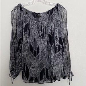 BCBG Maxazria Open Sleeve Blouse Size M